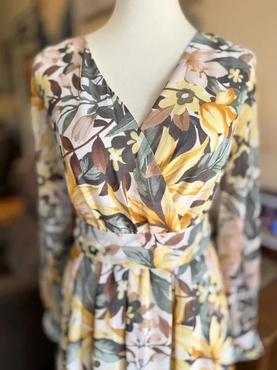 NWOT Elegant Floral Long Sleeve Maxi Dress - Picture 4 of 11